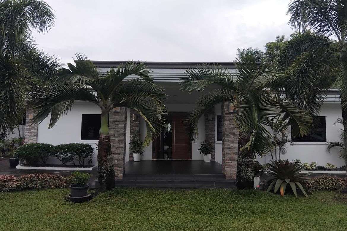 3 Bedroom House for Sale in Sabutan, Silang, Cavite