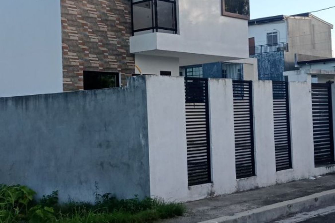 3 Bedroom House for Sale in Salapan, San Juan, Metro Manila near LRT-2 J. Ruiz – photo 2