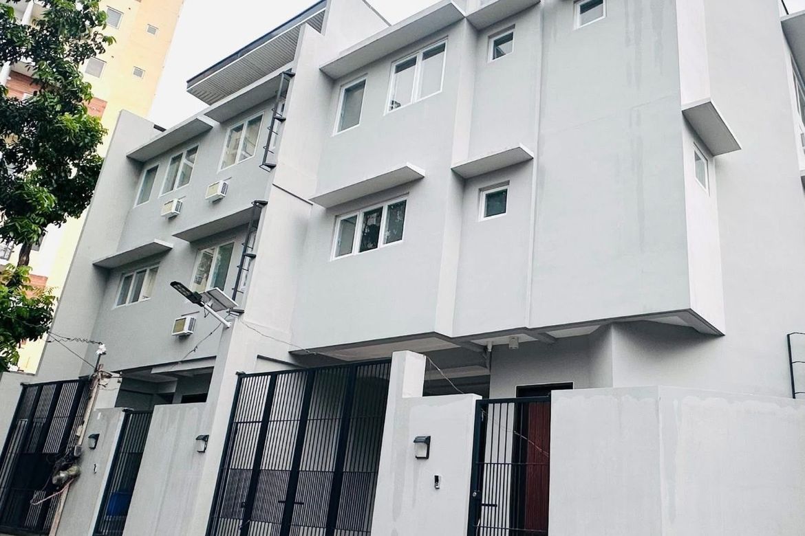 3 Bedroom House for Sale in San Antonio, Parañaque, Metro Manila
