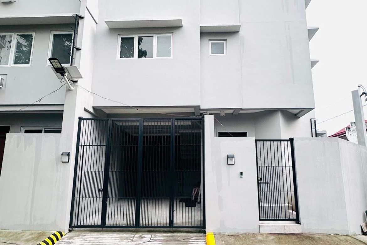 3 Bedroom House for Sale in San Antonio, Parañaque, Metro Manila