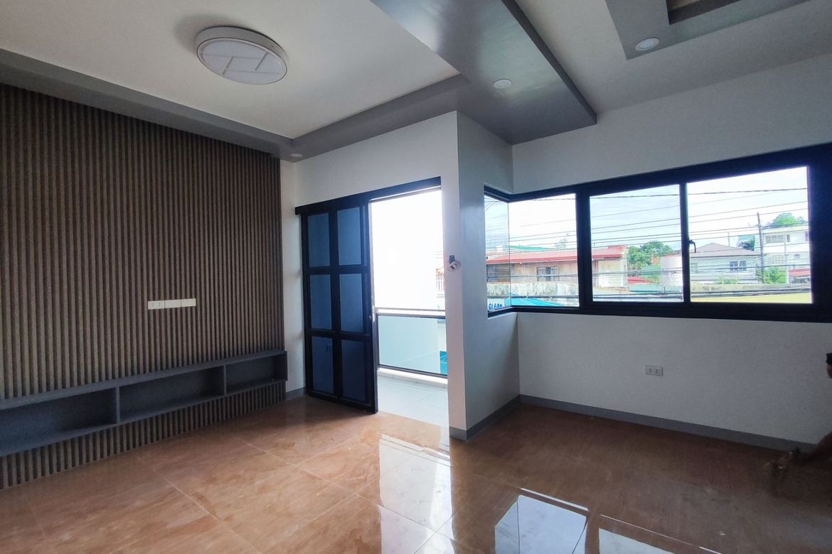 3 Bedroom House for Sale in San Isidro, Parañaque, Metro Manila – photo 8