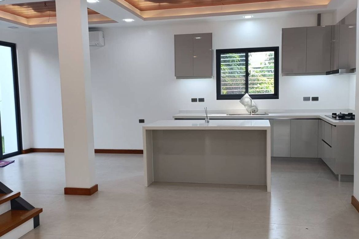 3 Bedroom House for Sale in San Isidro, Parañaque, Metro Manila – photo 2