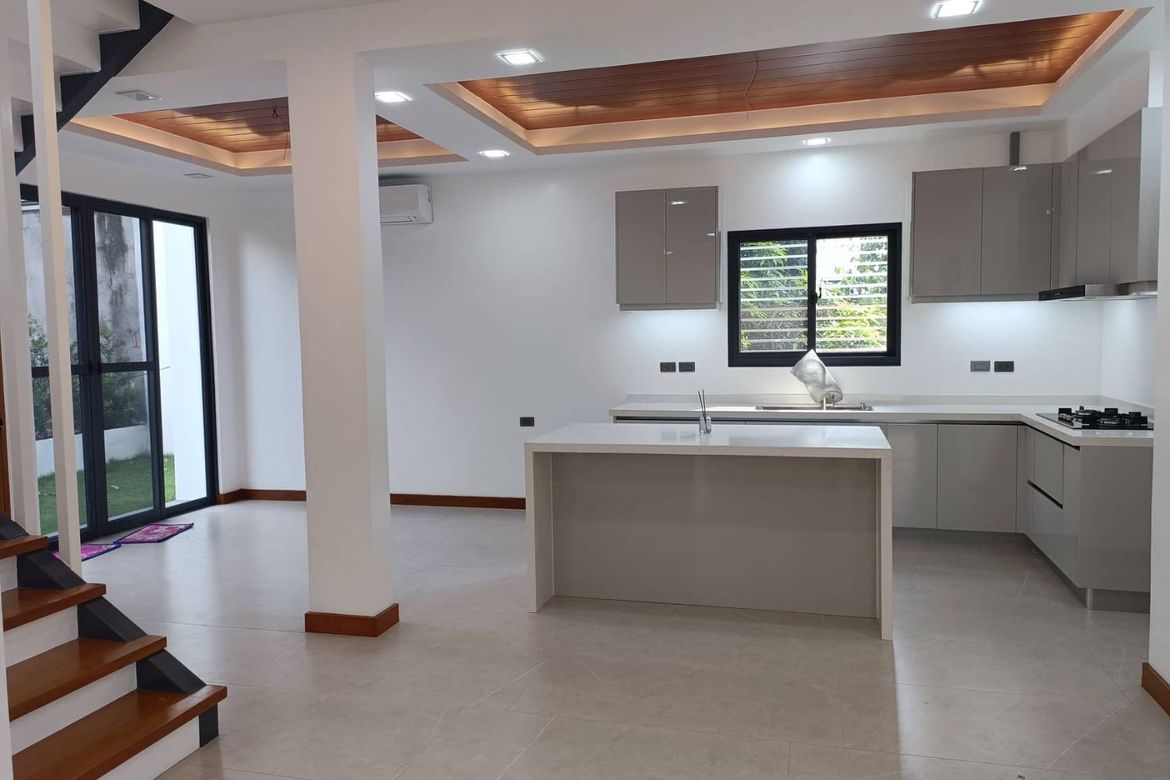 3 Bedroom House for Sale in San Isidro, Parañaque, Metro Manila – photo 3