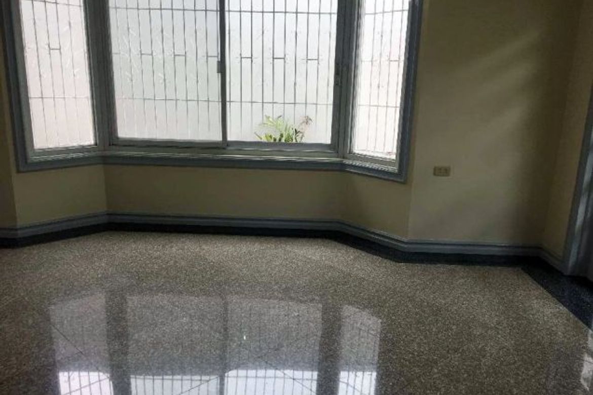 3 Bedroom House for Sale in San Lorenzo, Makati, Metro Manila near MRT-3 Ayala – photo 4