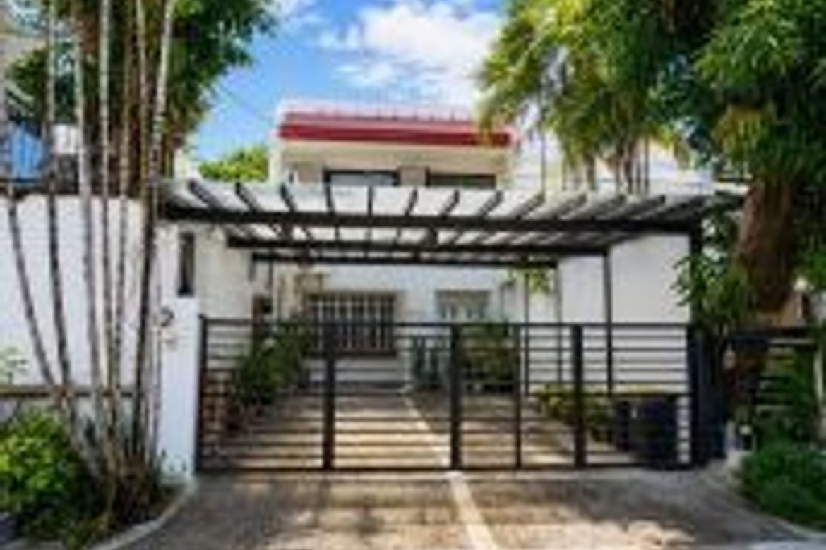 3 Bedroom House for Sale in San Martin de Porres, Parañaque, Metro Manila