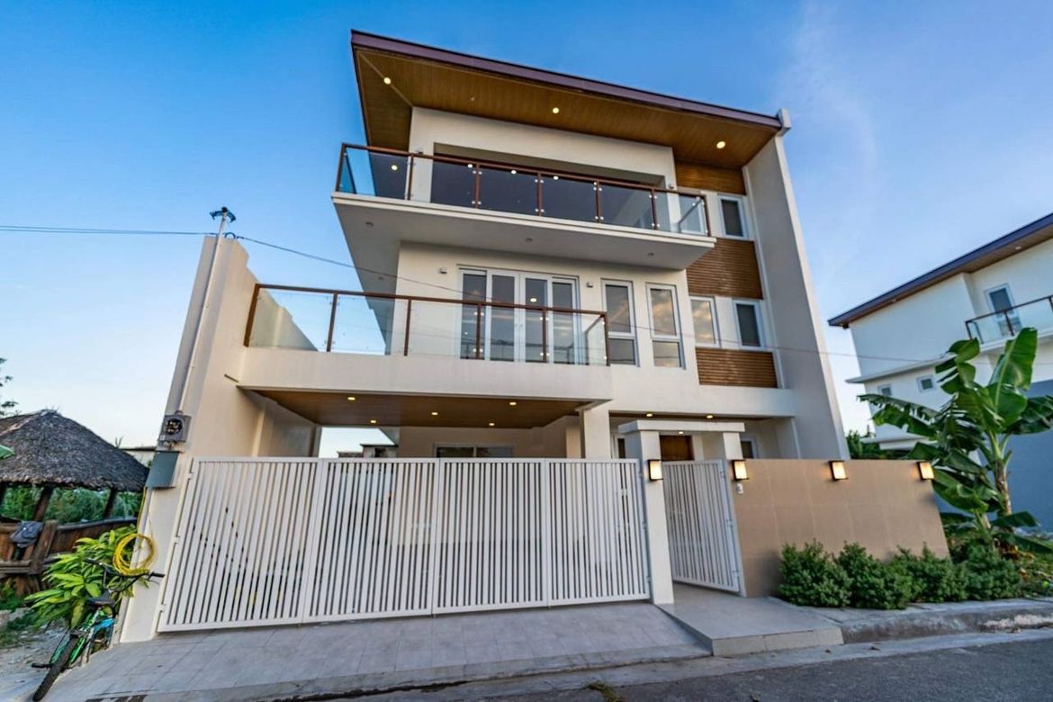 3 Bedroom House for Sale in San Miguel, Pasig, Metro Manila