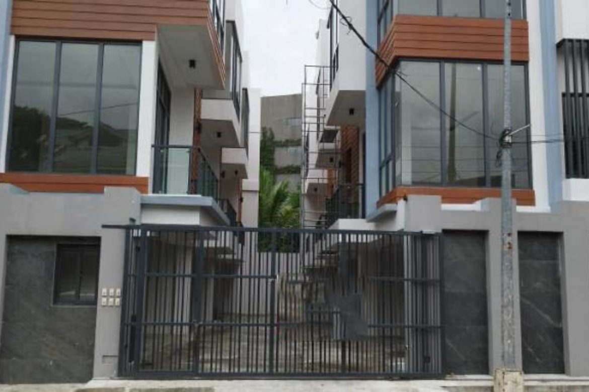 3 Bedroom House for Sale in Santa Cruz, Manila, Metro Manila near LRT-1 Doroteo Jose