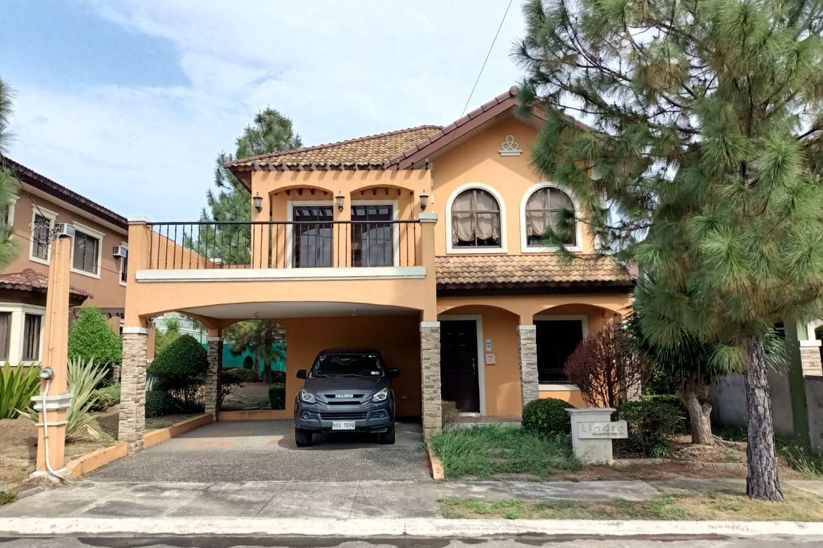 3 Bedroom House for Sale in Santo Domingo, Santa Rosa, Laguna