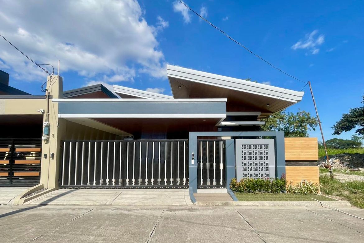 3 Bedroom House for Sale in Santo Rosario, San Fernando, Pampanga