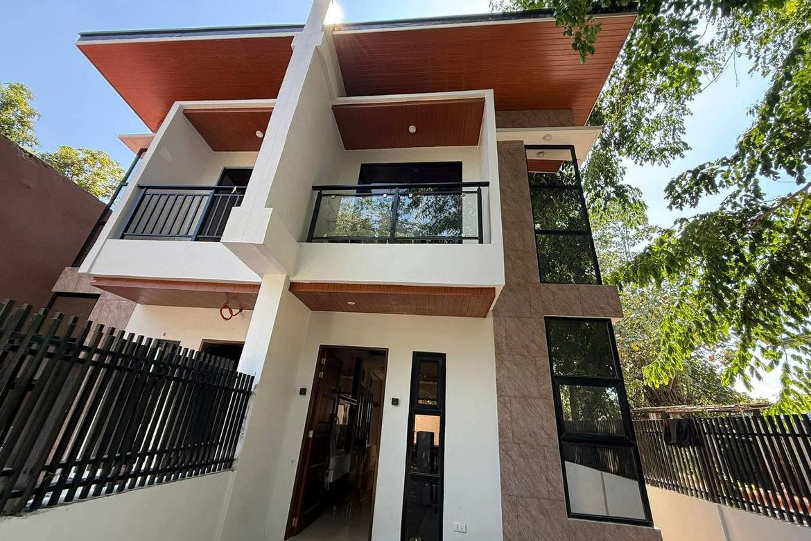 3 Bedroom House for Sale in Santo Tomas, Biñan, Laguna