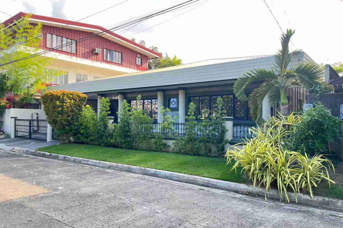 3 Bedroom House for Sale in Sun Valley, Parañaque, Metro Manila