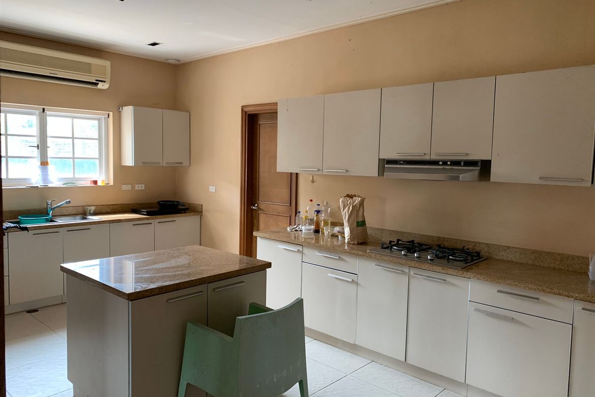 3 Bedroom House for Sale in Tambo, Parañaque, Metro Manila