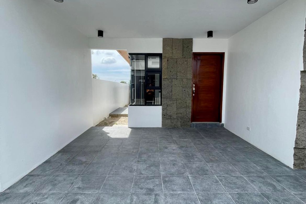 3 Bedroom House for Sale in Telabastagan, San Fernando, Pampanga – photo 3