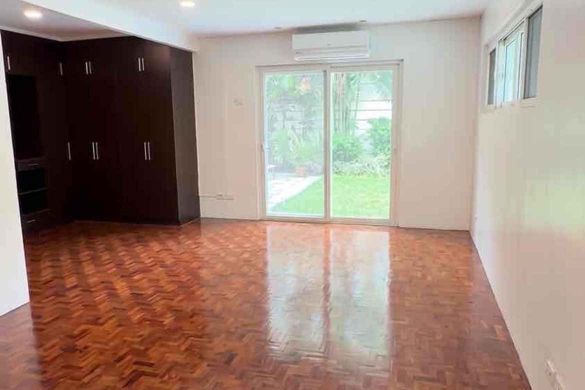 3 Bedroom House for Sale in Urdaneta, Makati, Metro Manila near MRT-3 Buendia – photo 2
