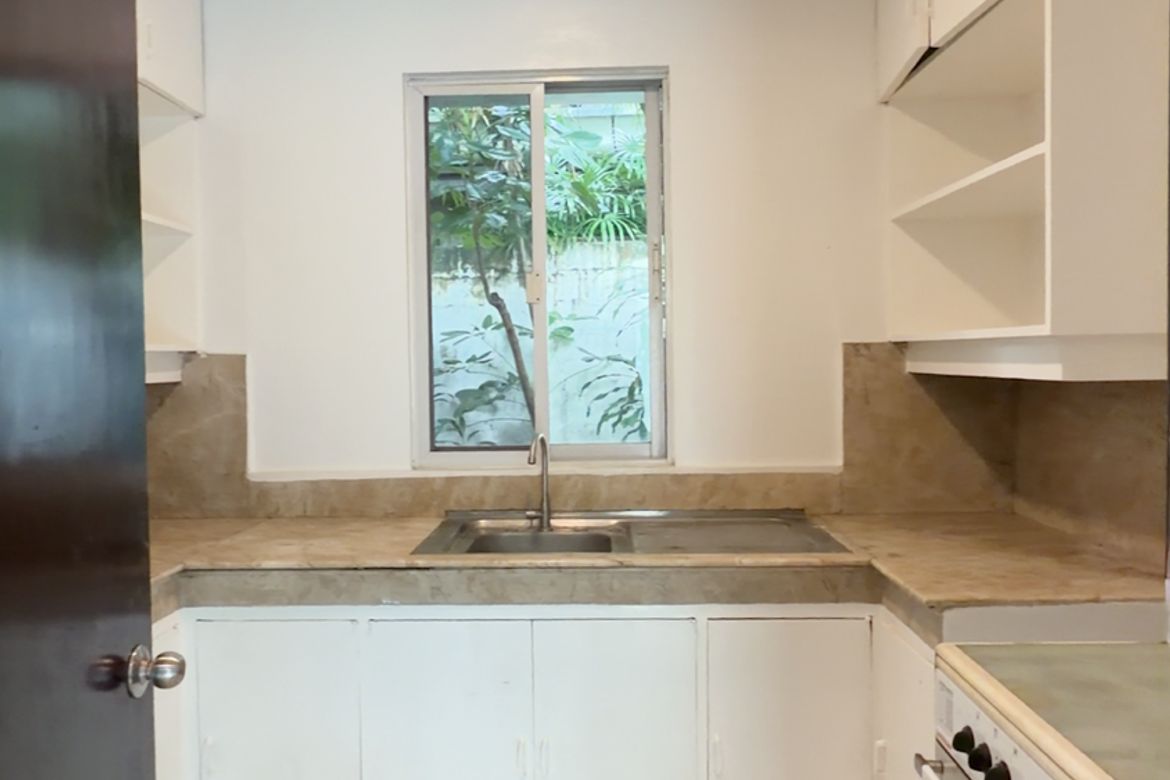 3 Bedroom House for Sale in Urdaneta, Makati, Metro Manila near MRT-3 Buendia – photo 4