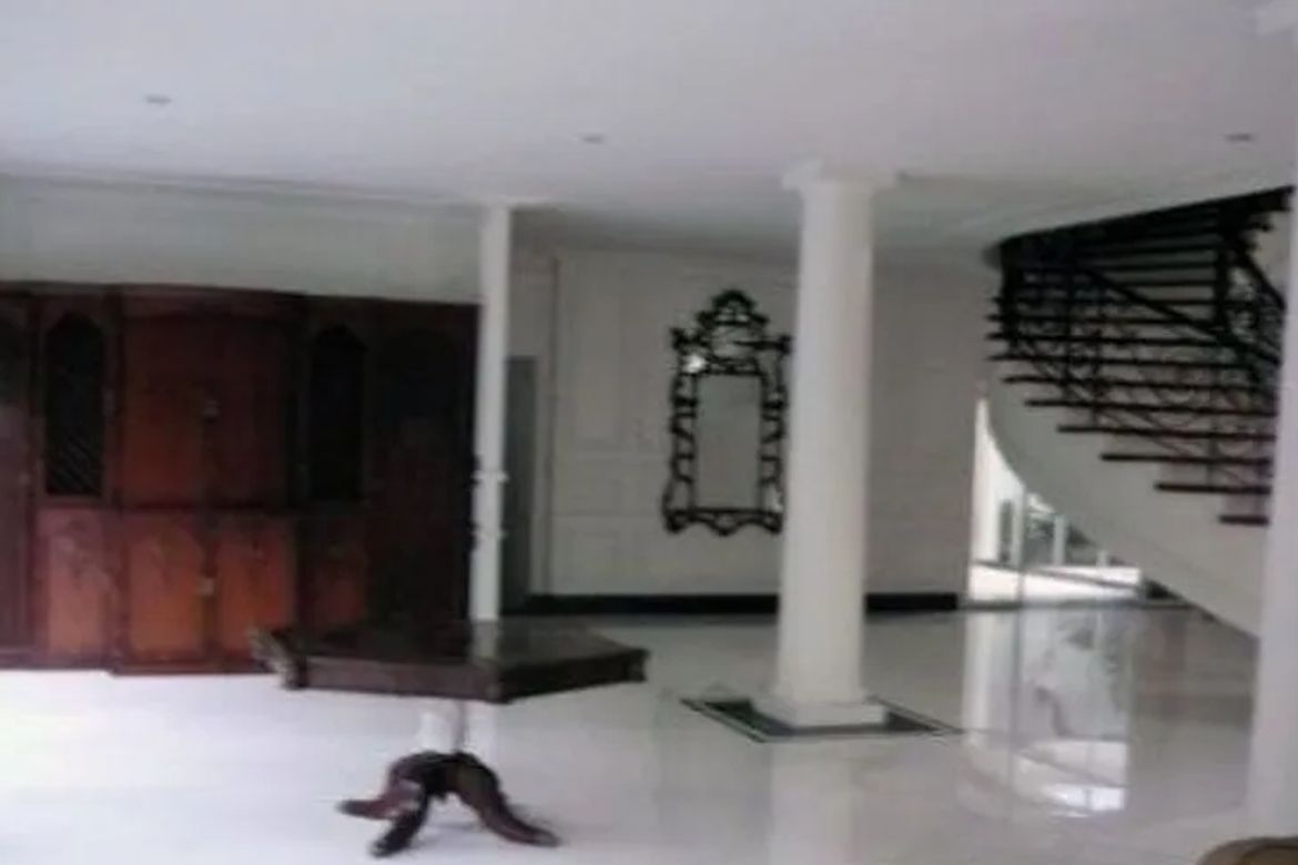 3 Bedroom House for Sale in Urdaneta Village, Bangkal, Makati, Metro Manila near MRT-3 Magallanes – photo 6