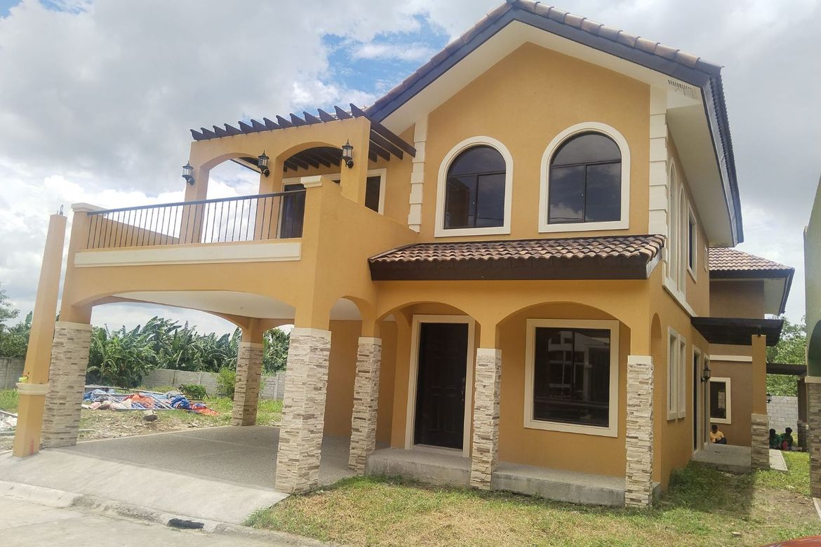 3 Bedroom House for Sale in Valenza, Santo Domingo, Santa Rosa, Laguna