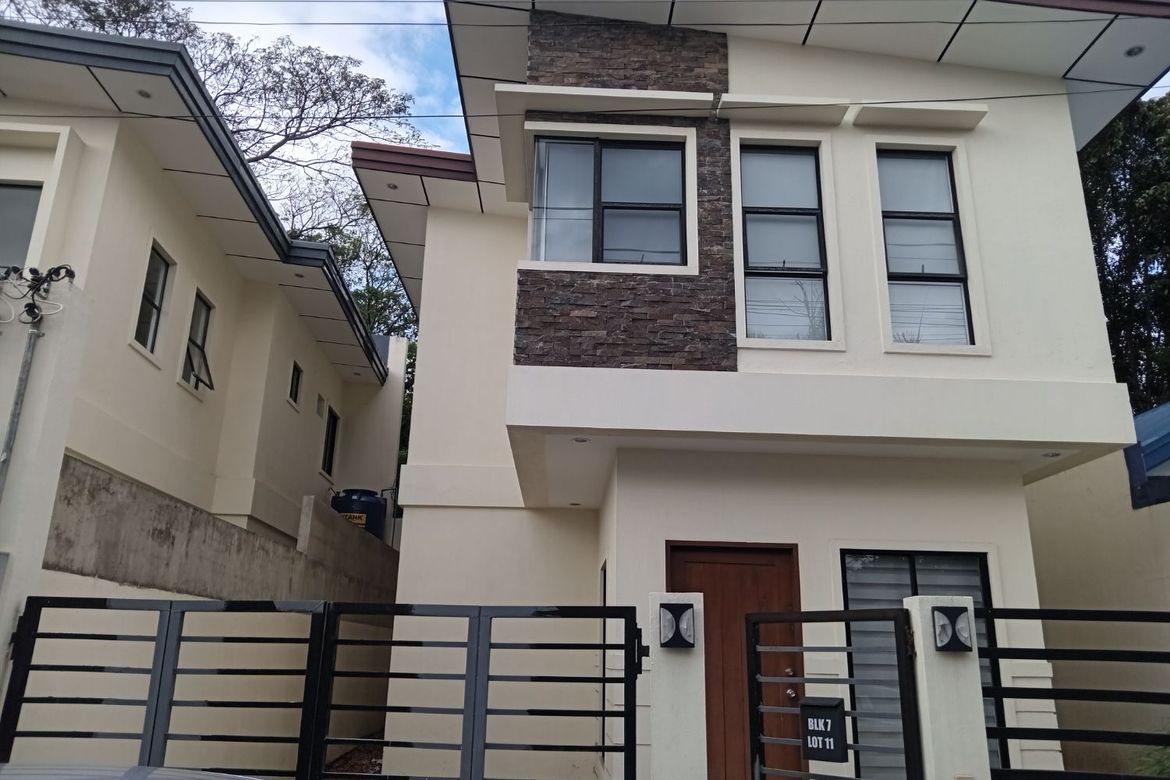 3 Bedroom House for Sale in Villamonte, Bacolod, Negros Occidental