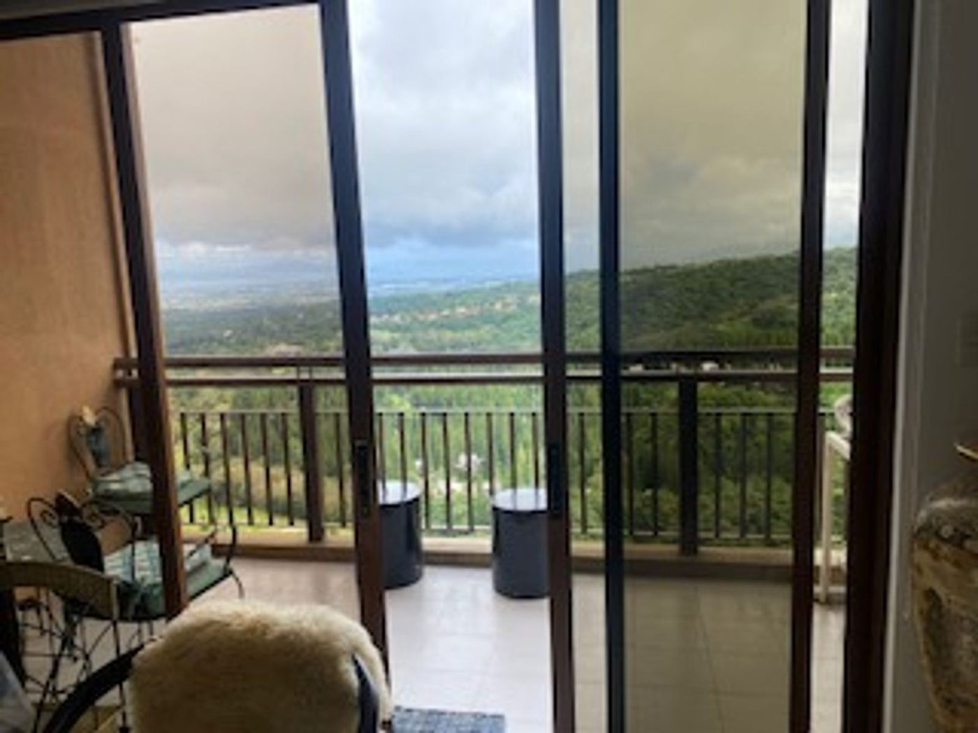 Magnificent 3-Bedroom Penthouse for Sale in Woodridge Mahogany Building, Tagaytay Highlands – photo 14