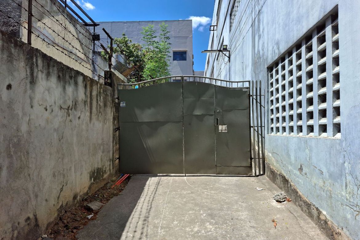 3 Bedroom Shophouse for Sale in Muzon, Taytay, Rizal