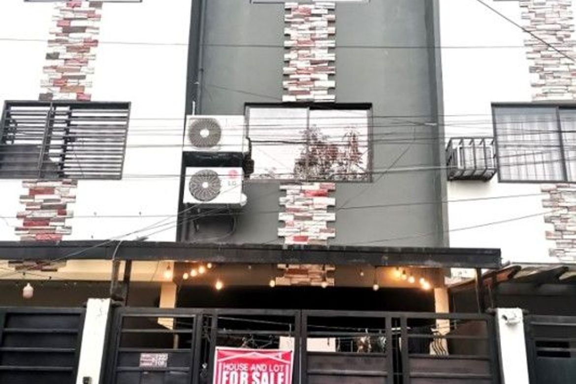 3 Bedroom Townhouse for Sale in Almanza Dos, Las Piñas, Metro Manila