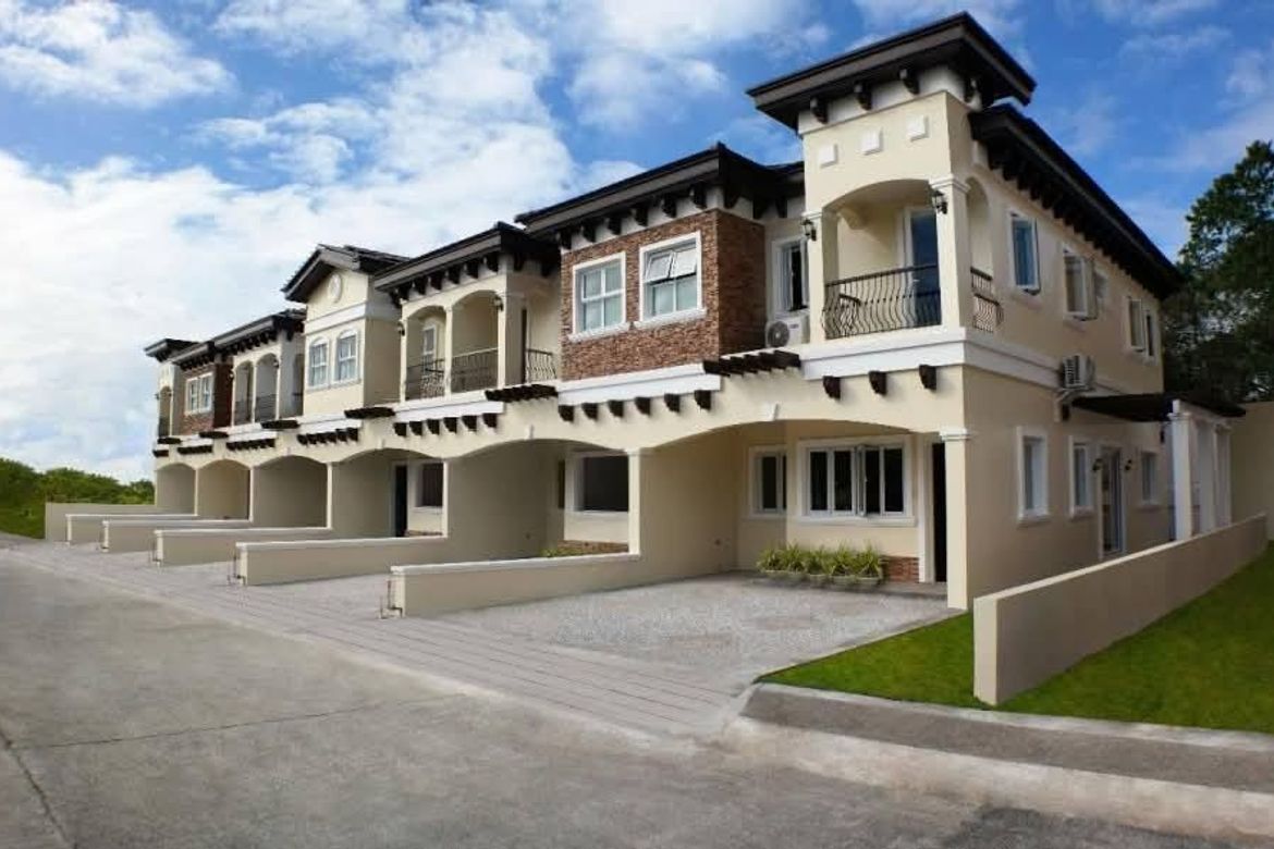3 Bedroom Townhouse for Sale in Almanza Dos, Las Piñas, Metro Manila