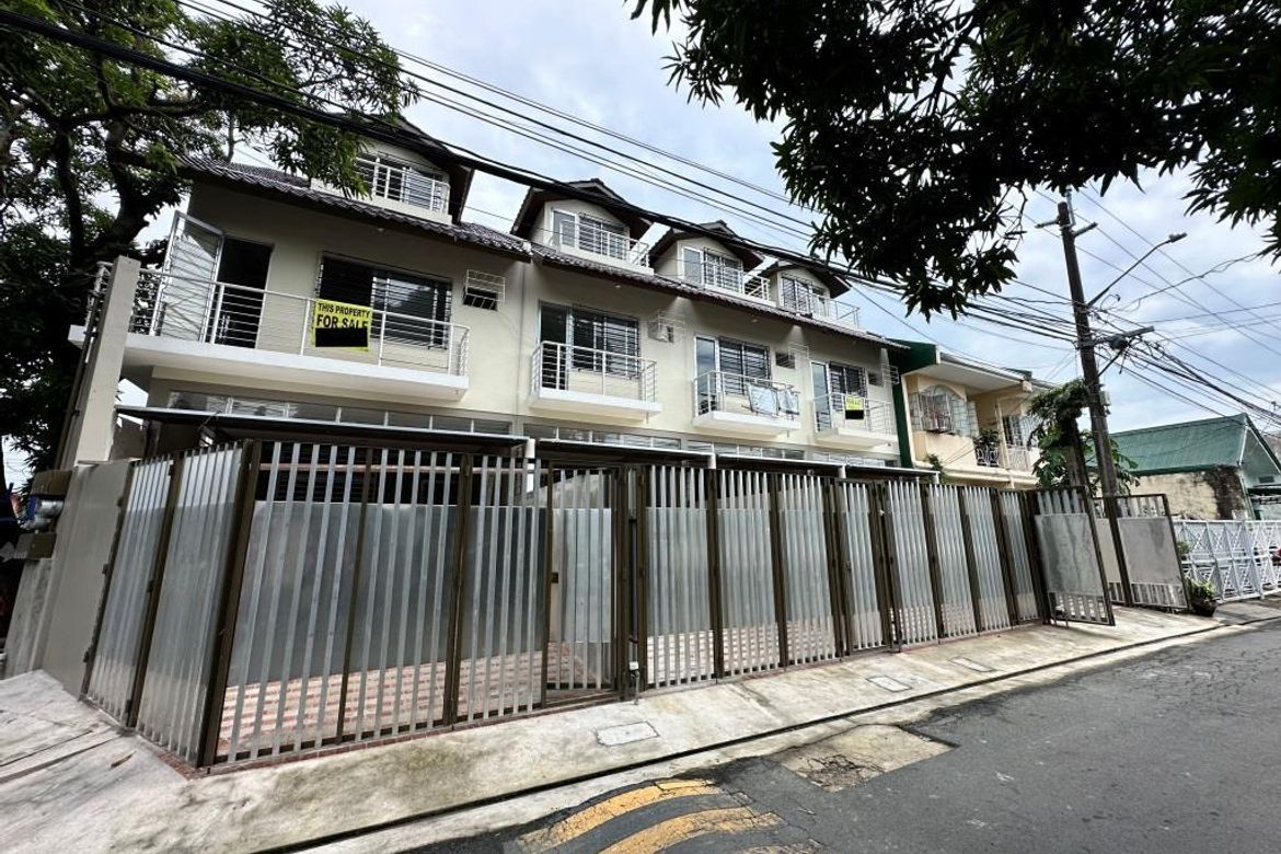 3 Bedroom Townhouse for Sale in Almanza Uno, Las Piñas, Metro Manila