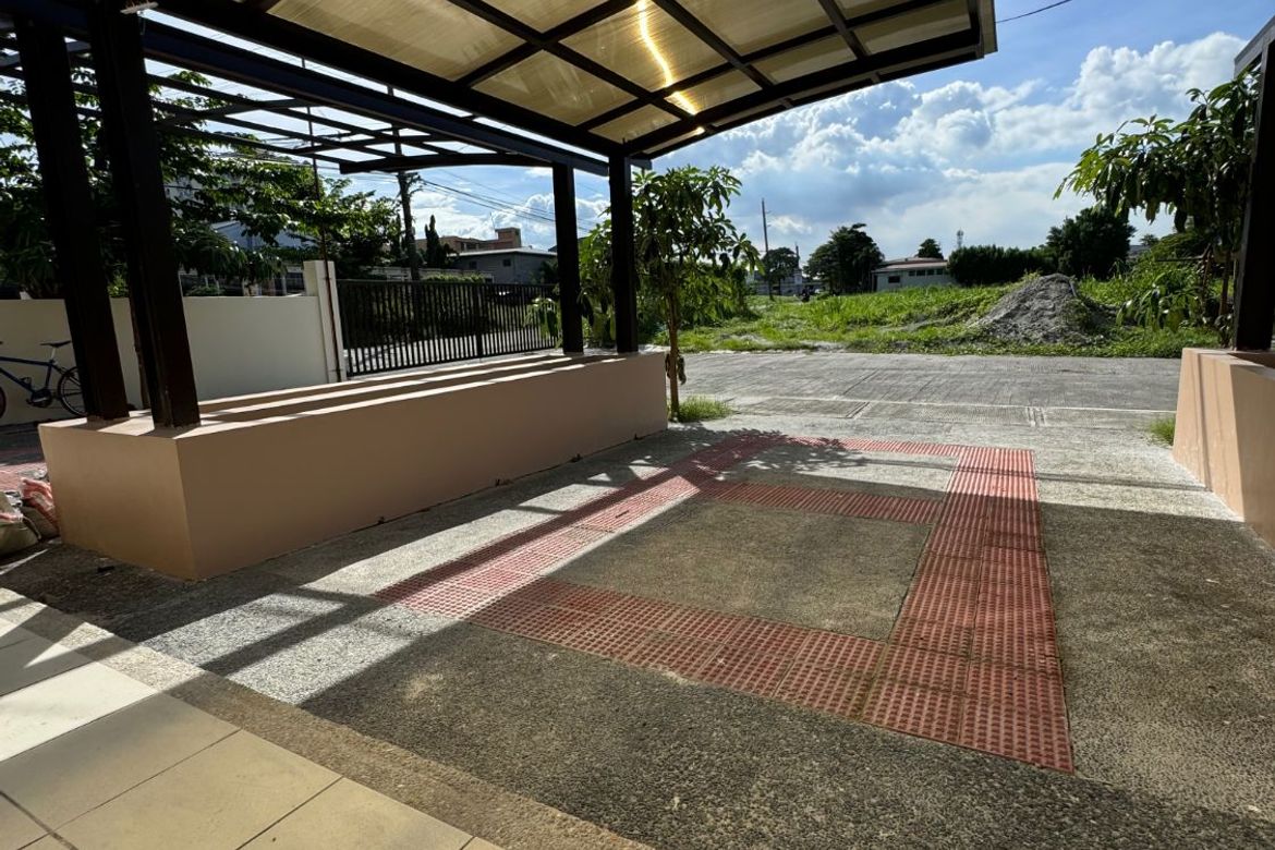 3 Bedroom Townhouse for Sale in Almanza Uno, Las Piñas, Metro Manila – photo 2