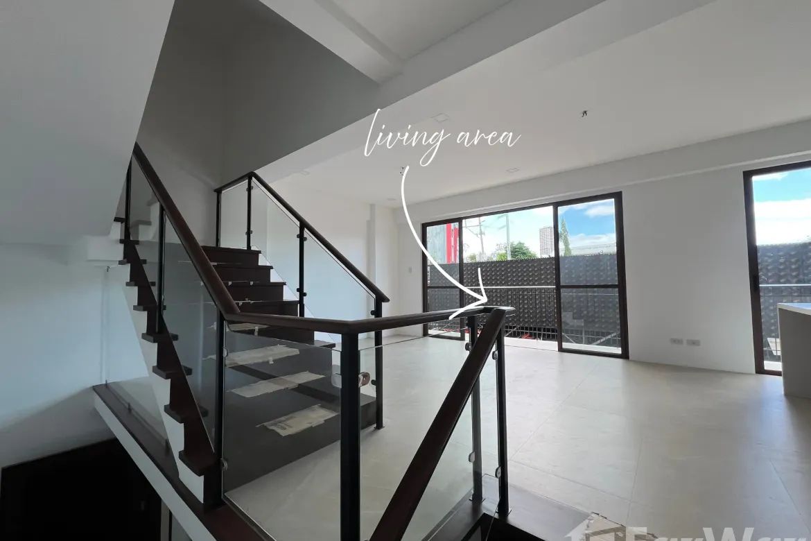 3 Bedroom Townhouse for Sale in Bagong Lipunan Ng Crame, Quezon City, Metro Manila near MRT-3 Araneta Center-Cubao – photo 2