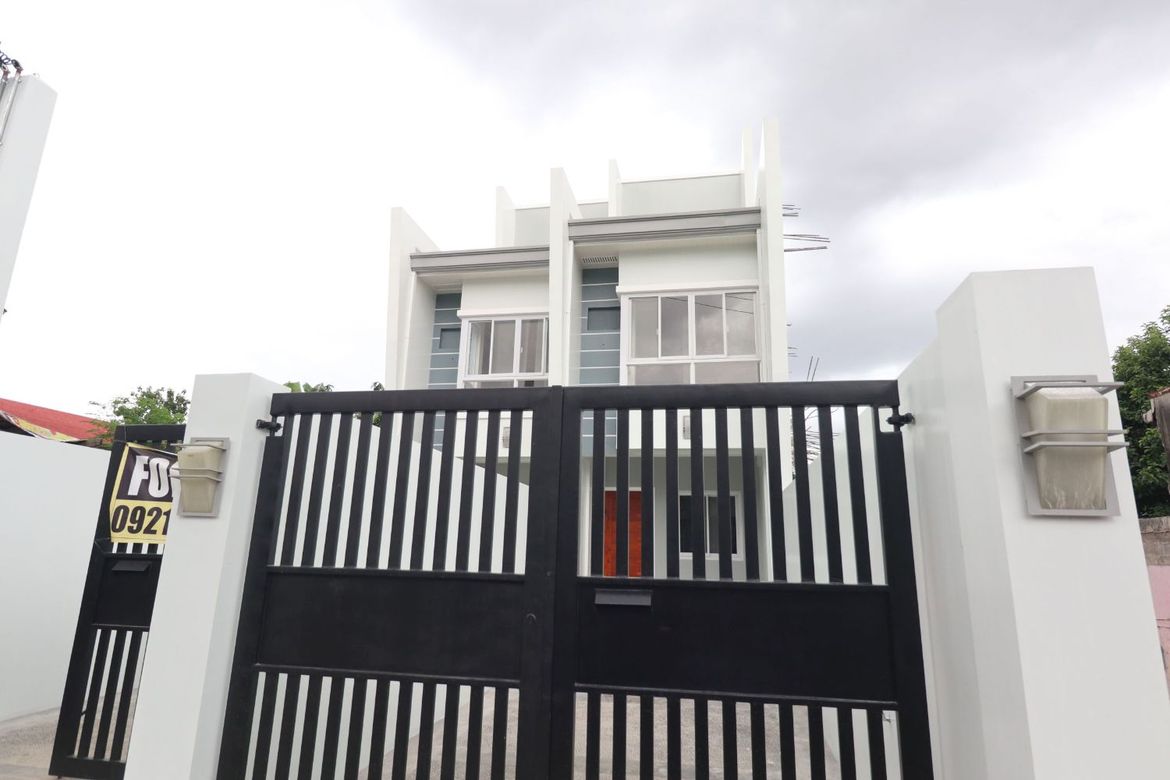 3 Bedroom Townhouse for Sale in Barangay 164, Caloocan, Metro Manila – photo 2