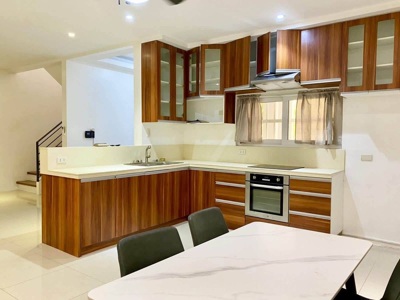 3-Bedroom Townhouse for Sale in BF Homes, Las Piñas – photo 2