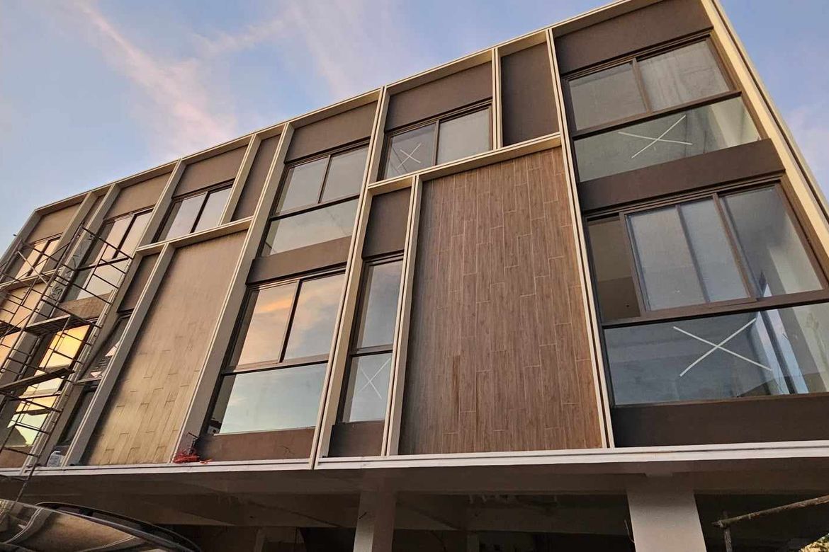 3 Bedroom Townhouse for Sale in BGC, Taguig, Metro Manila