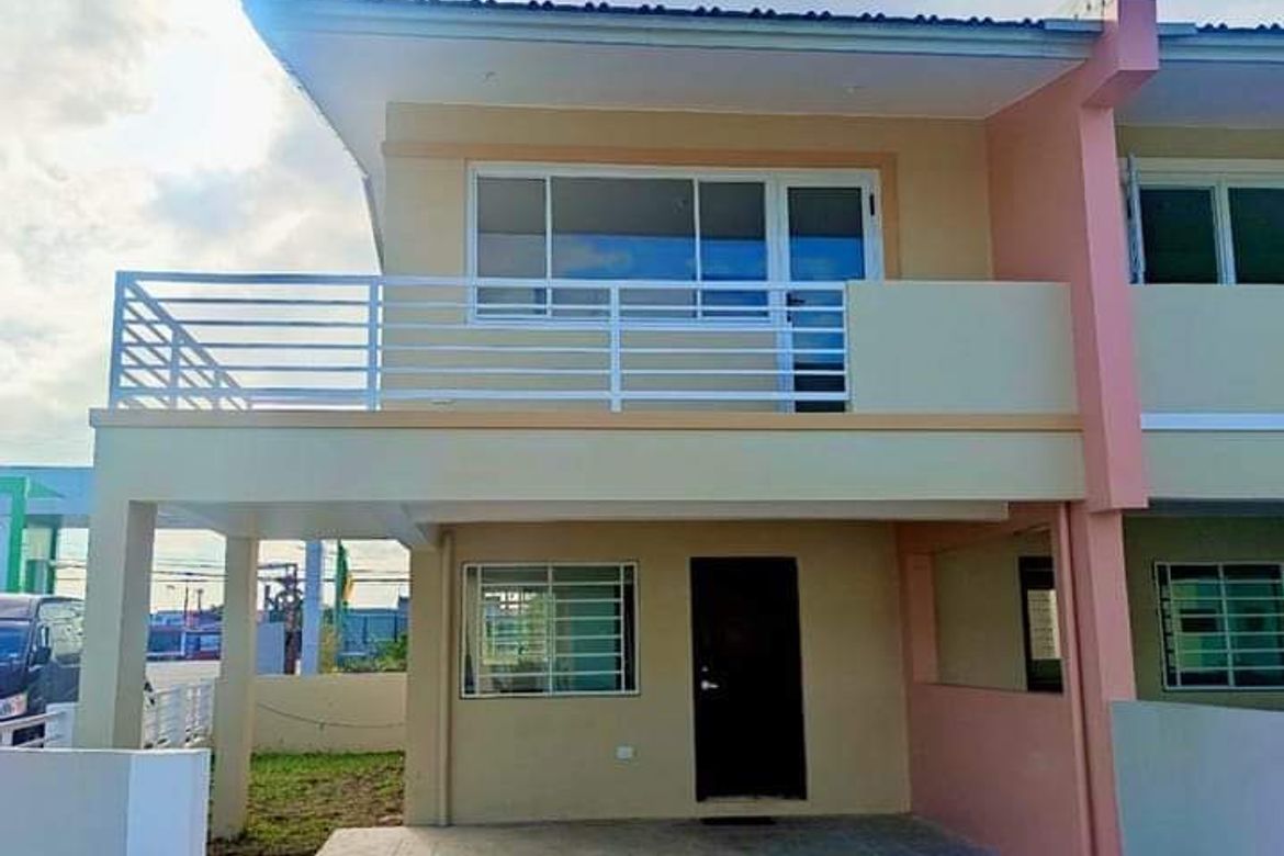 3 Bedroom Townhouse for Sale in Biga, Tanza, Cavite
