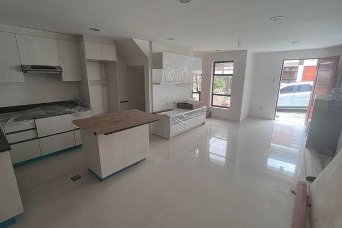 3 Bedroom Townhouse for Sale in Casuntingan, Mandaue, Cebu