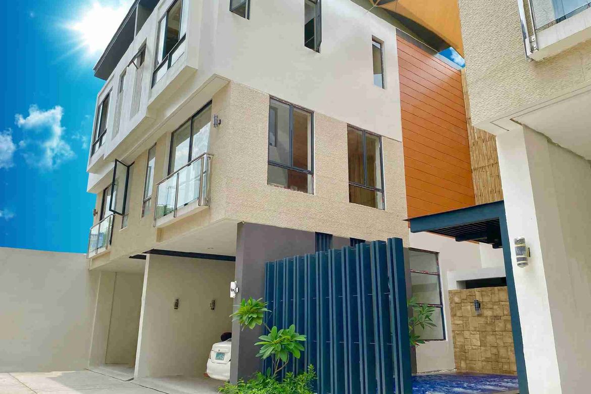 3 Bedroom Townhouse for Sale in Immaculate Concepcion, Quezon City, Metro Manila near MRT-3 Araneta Center-Cubao – photo 2