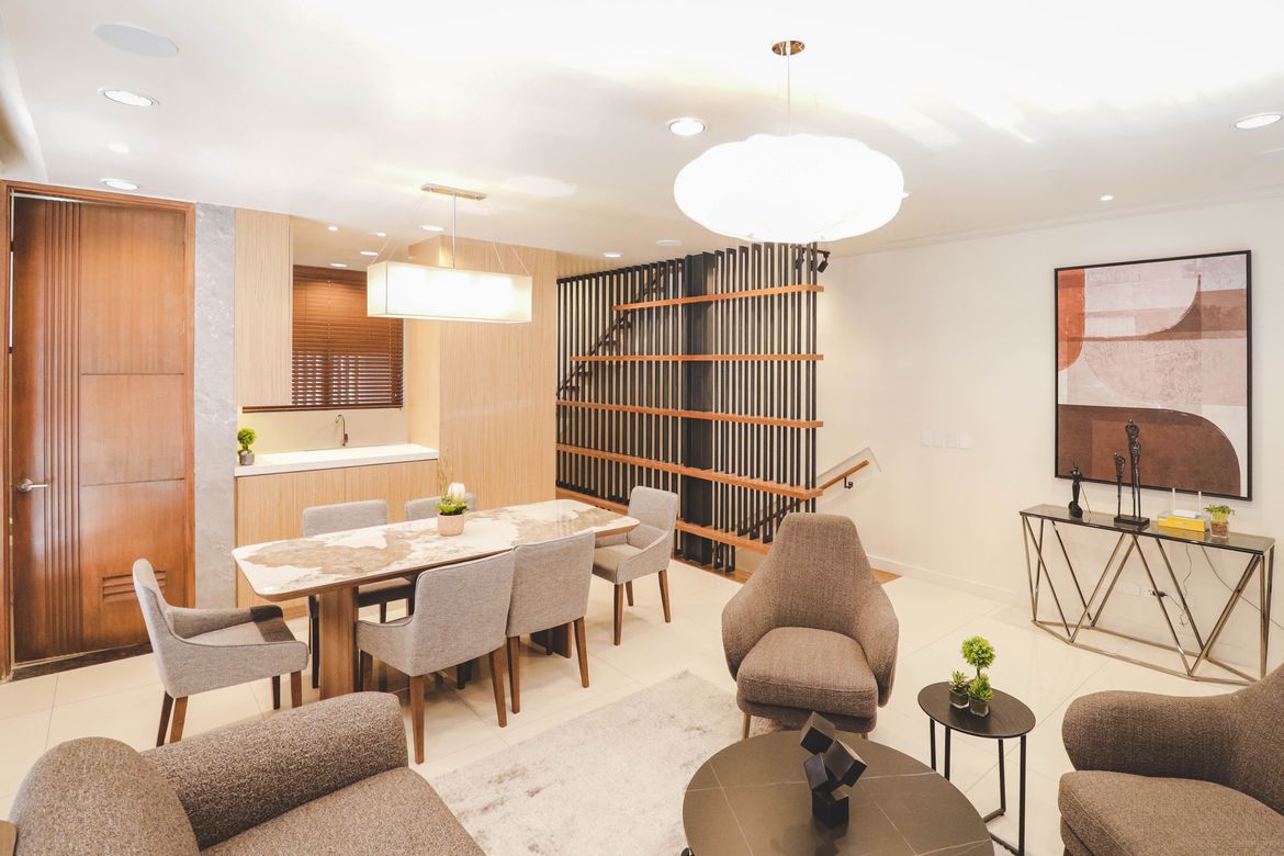 3 Bedroom Townhouse for Sale in Immaculate Concepcion, Quezon City, Metro Manila near MRT-3 Araneta Center-Cubao