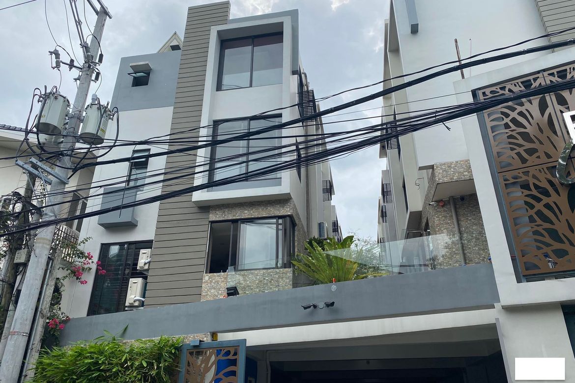 3 Bedroom Townhouse for Sale in Little Baguio, San Juan, Metro Manila