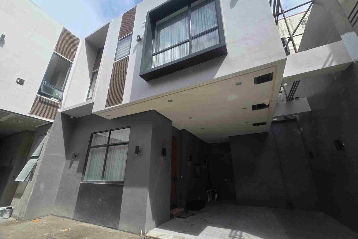 3 Bedroom Townhouse for Sale in Little Baguio, San Juan, Metro Manila