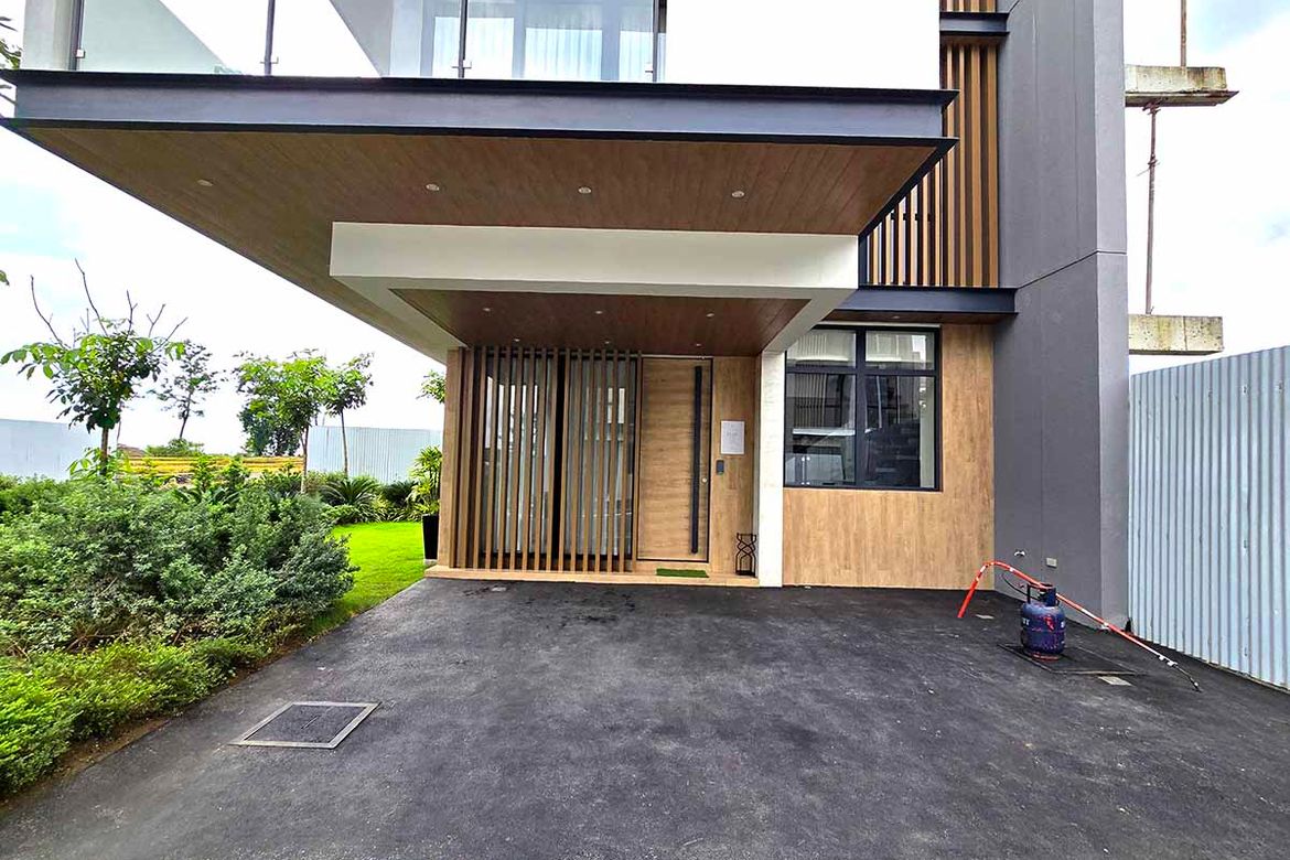 3 Bedroom Townhouse for Sale in Loyola Heights, Quezon City, Metro Manila near LRT-2 Katipunan – photo 4