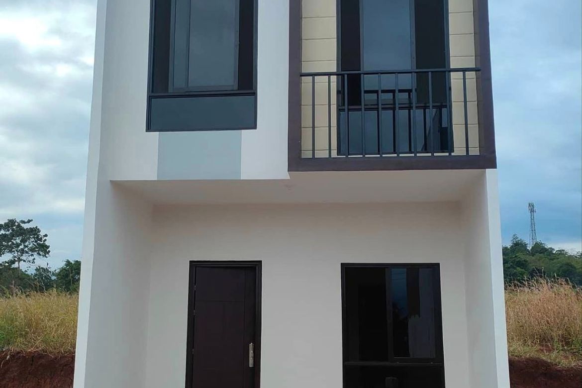 3 Bedroom Townhouse for Sale in Lumbo, Valencia, Bukidnon