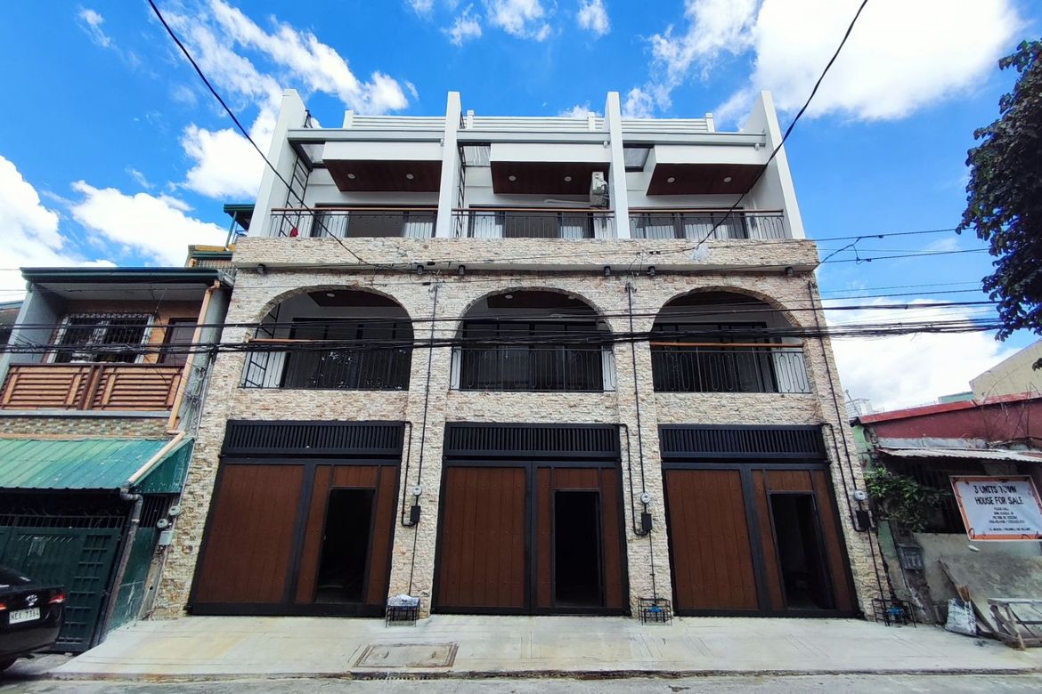 3 Bedroom Townhouse for Sale in Manila, Metro Manila near LRT-2 Legarda