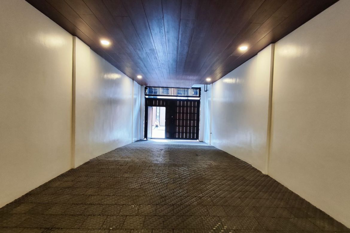 3 Bedroom Townhouse for Sale in Manila, Metro Manila near LRT-2 Legarda – photo 2