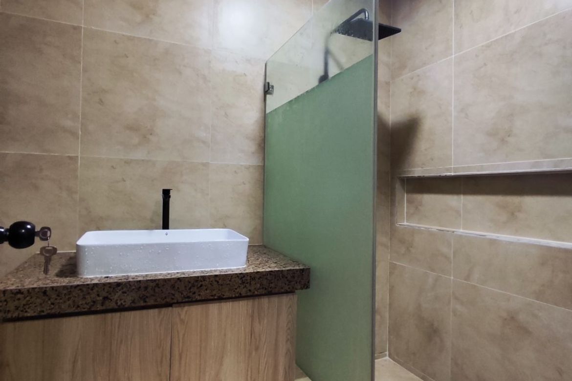 3 Bedroom Townhouse for Sale in Manila, Metro Manila near LRT-2 Legarda – photo 7