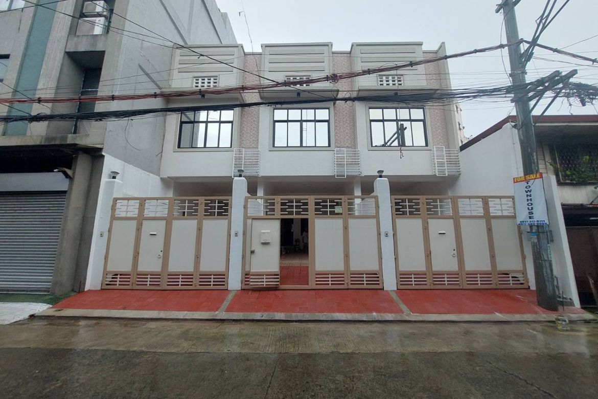 3 Bedroom Townhouse for Sale in Manila, Metro Manila near LRT-2 Legarda – photo 3