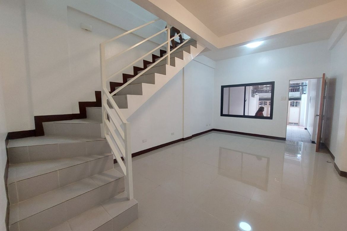 3 Bedroom Townhouse for Sale in Manila, Metro Manila near LRT-2 Legarda – photo 8