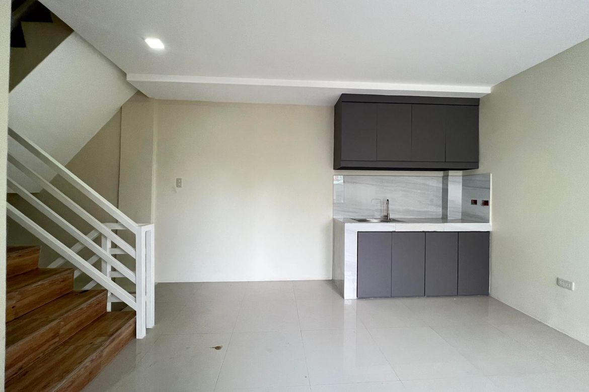 3 Bedroom Townhouse for Sale in Manila, Metro Manila near LRT-2 Legarda – photo 5