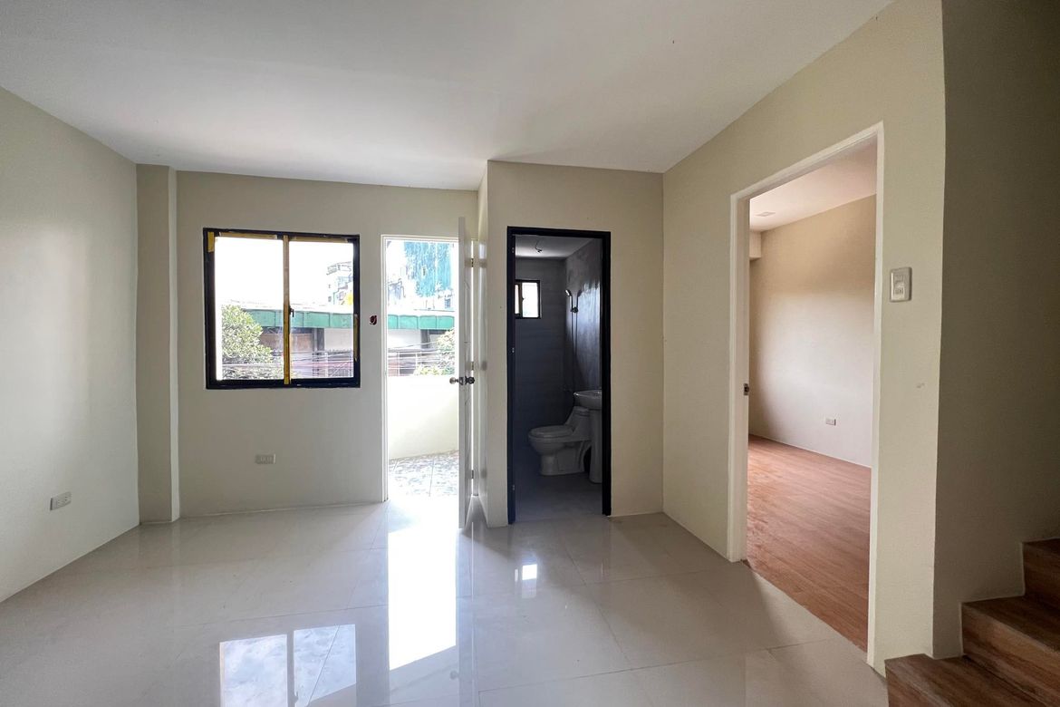 3 Bedroom Townhouse for Sale in Manila, Metro Manila near LRT-2 Legarda – photo 8