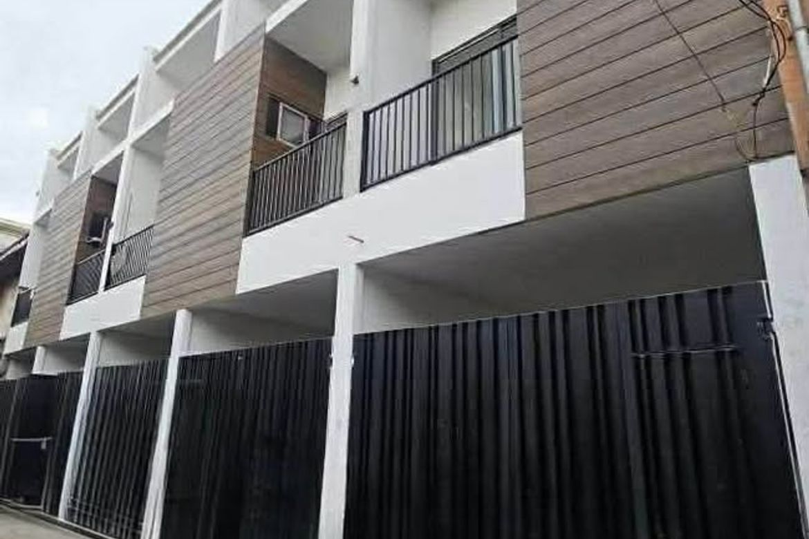 3 Bedroom Townhouse for Sale in Manila, Metro Manila near LRT-2 Legarda – photo 2