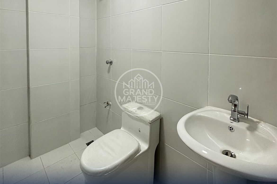3 Bedroom Townhouse for Sale in Manila, Metro Manila near LRT-2 Legarda – photo 8