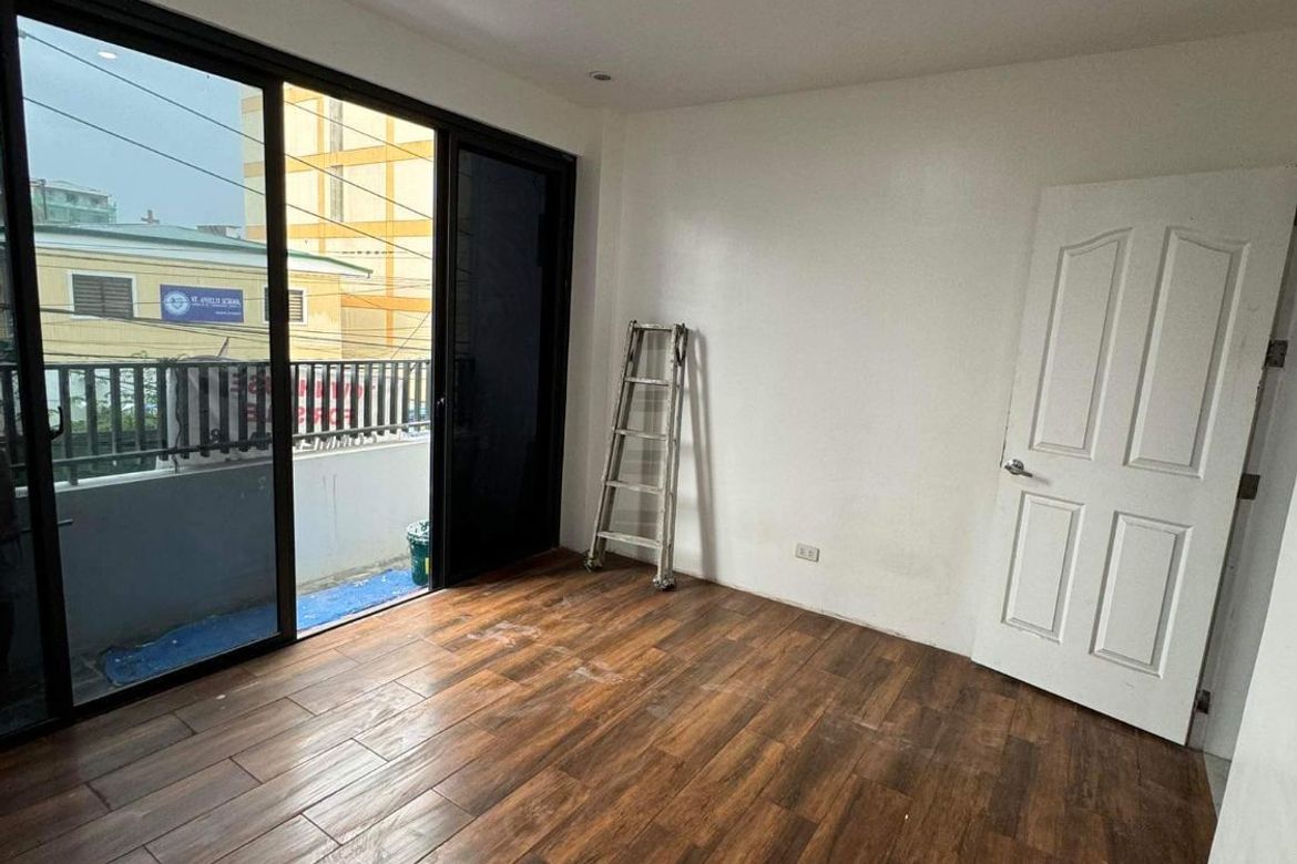 3 Bedroom Townhouse for Sale in Manila, Metro Manila near LRT-2 Pureza – photo 2